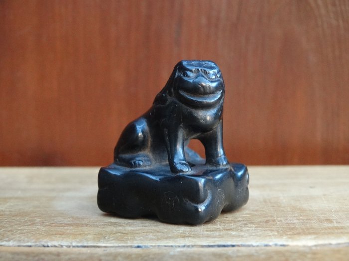 Netsuke ShiShi Løve - ibenholt træ - Japan - Edo-perioden (1600-1868)