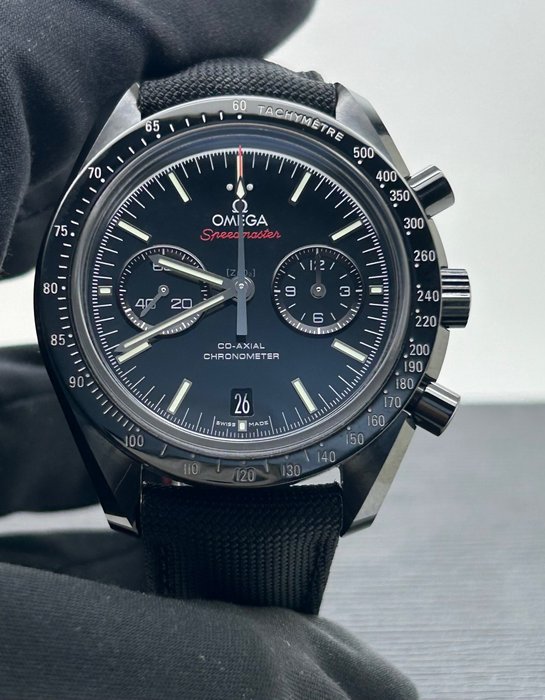 Omega - Speedmaster Moonwatch Dark Side Of The Moon - 311.92.44.51.01.003 - Mænd - 2011-nu