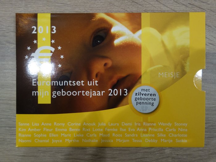 Holland. Year Set (FDC) 2013 "Babyset meisje" (incl. zilver penning)  (Ingen mindstepris)