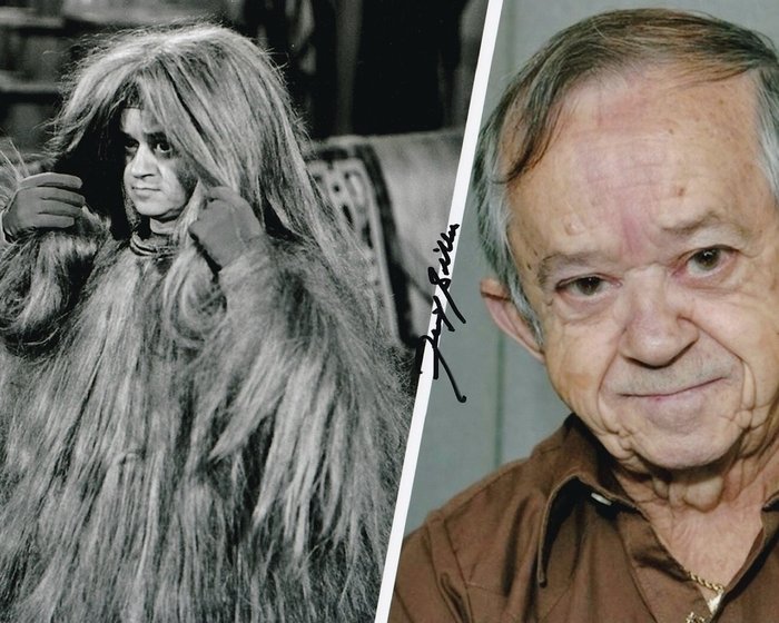 The Addams Family - Signed by Felix Silla (+) (Cousin Itt)