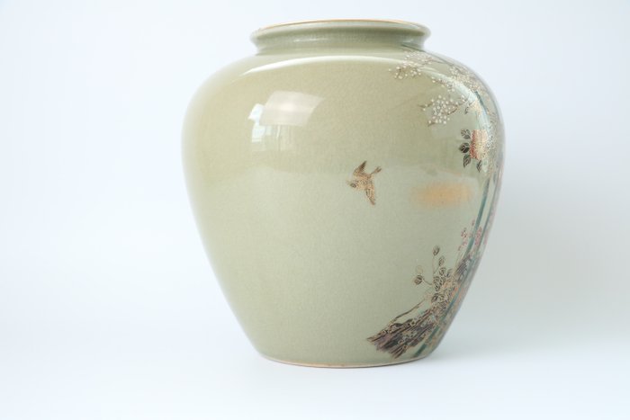 Smuk Kutani porcelæn 九谷焼 vase - Porcelæn - 陶勝 Tōshō - Japan - Shōwa-periode (1926-1989)