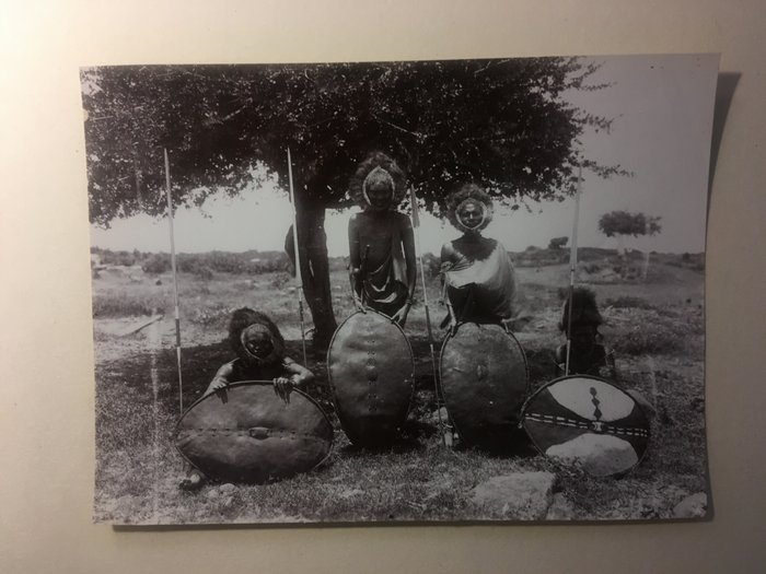 A. R. P. De Lord, Zanzibar - (East Africa) Nice Portrait of a Group of Young Warriors, East Africa, c. 1910