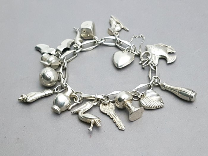 Ingen mindstepris - Armbånd Sølv - Lukket 4ever, 15 charms.