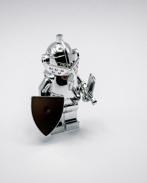 Lego - Chrome Silver Plated Knight Exclusive Figure Rare - Danmark