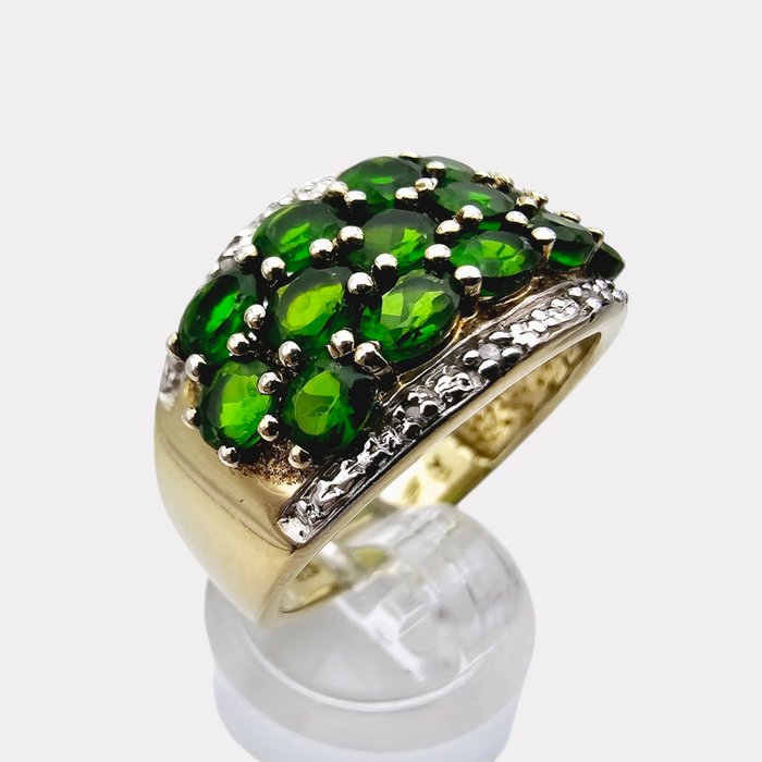 Ingen mindstepris - Ring Sølv - 8 diamanter - diopside