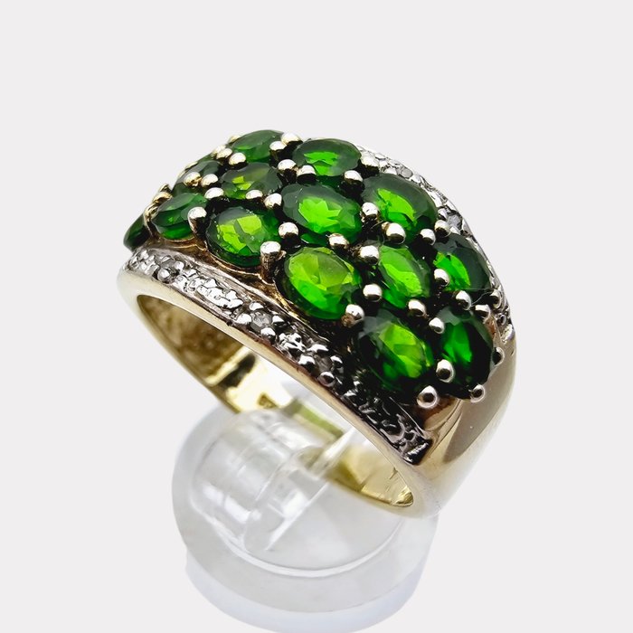 Ingen mindstepris - Ring Sølv - 8 diamanter - diopside