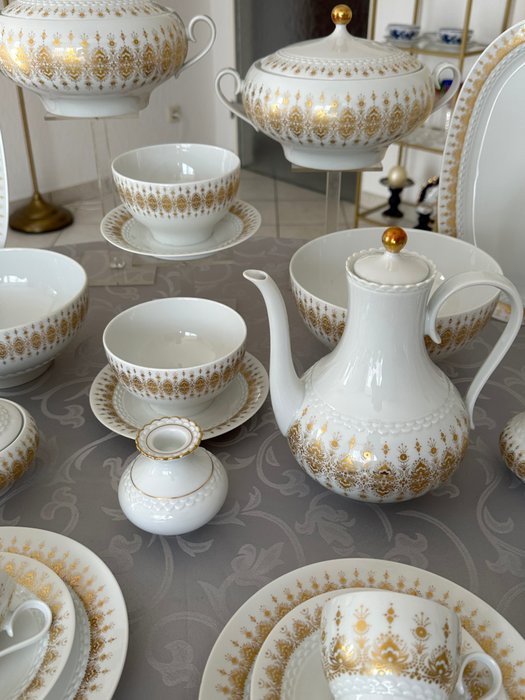 Hutschenreuther / Tierschenreuth - Bordservice til 12 (72) - Melodi Cantilene Guld - Porcelæn - Mad og kaffe service