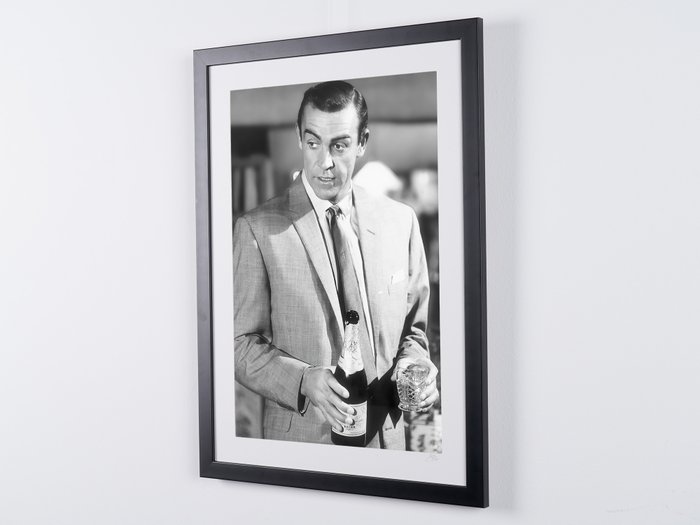 James Bond, - Sean Connery is James Bond 007 - Fine Art Photography - Luxury Wooden Framed 70X50 cm - Limited Edition Nr 09 of 50 - Serial ID 16947 - Original Certificate (COA), Hologram Logo Editor and QR Code - 100% New items.