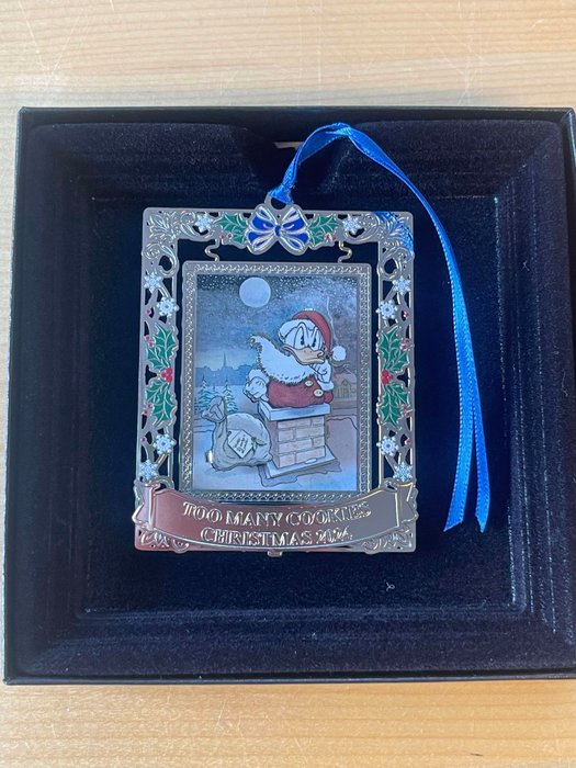 Limited-edition Disney ornament and print - 2 Too Many Cookies sølvpynt + signeret juleprint - Gallery Disneyana+ - 2024