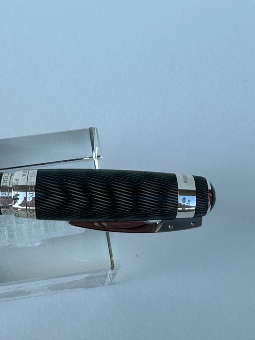 Montblanc Great Charachters Alfred Hitchcock Limited Edition 3000 fountain pen - Pen