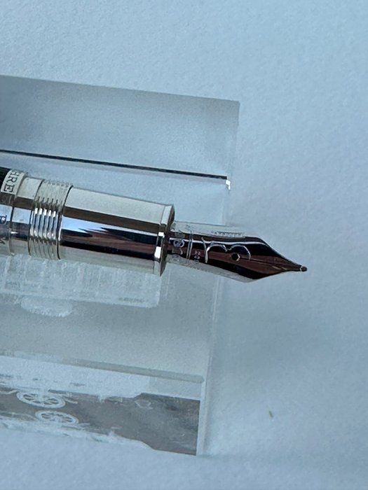 Montblanc Great Charachters Alfred Hitchcock Limited Edition 3000 fountain pen - Pen