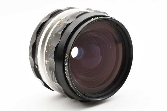 Nikon Nikkor-H Auto 35/28mm Non-Ai Lens | Vidvinkelobjektiv