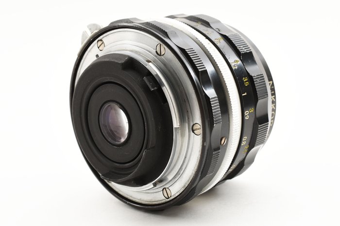 Nikon Nikkor-H Auto 35/28mm Non-Ai Lens | Vidvinkelobjektiv