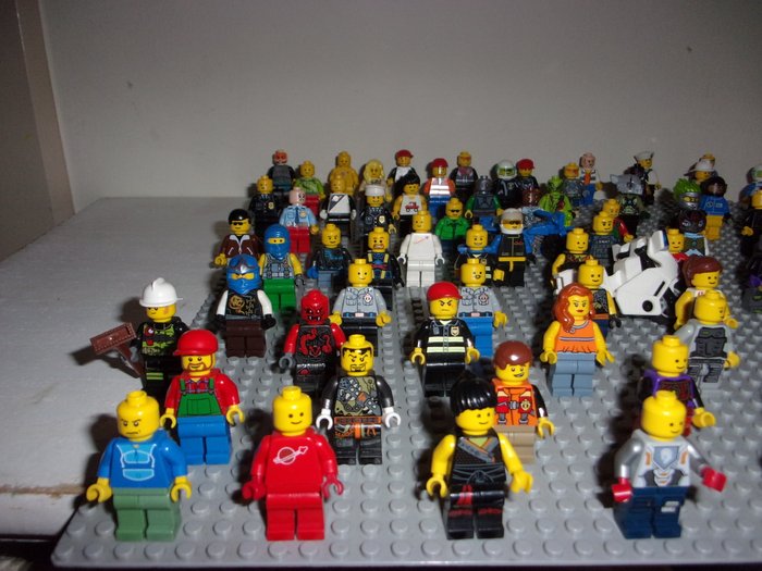 Lego - Minifigurer - 80 Lego minifigures + 2 Lego moto's