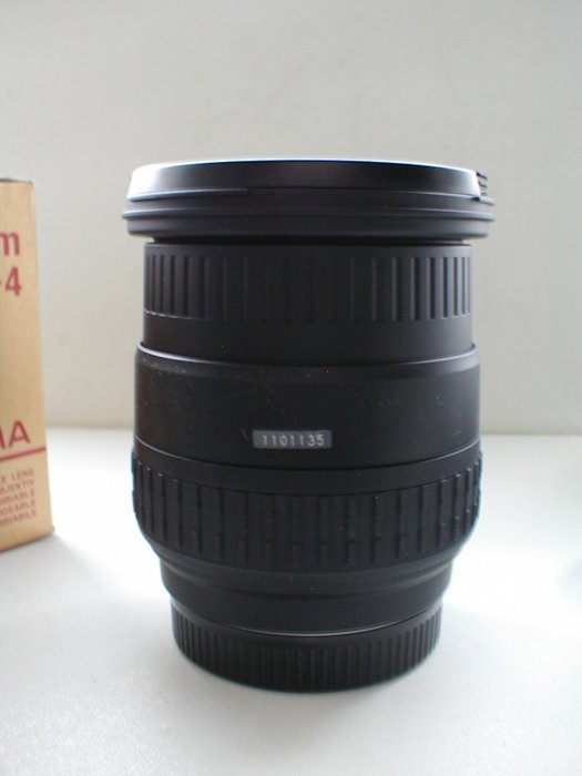 Sigma 28-105mm F/2.8-4 lens voor Minolta A / Sony A Zoomobjektiv