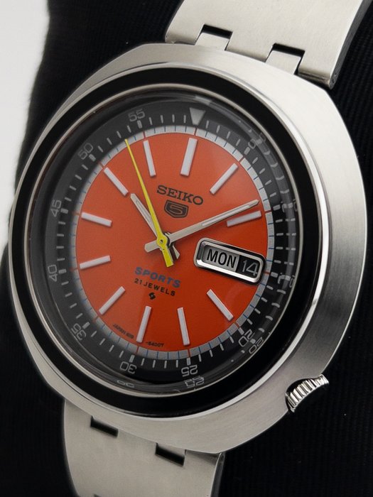 Seiko - Sports UFO - Ingen mindstepris - 6119-6400 - Mænd - 1970-1979