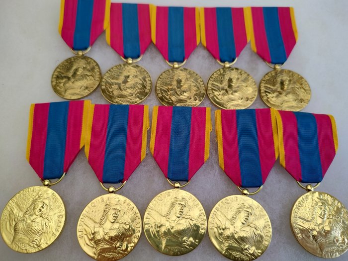 Frankrig - Militærmedalje - Masser af franske medaljer