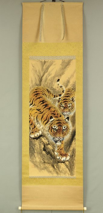 Two Tigers Descending Cliff - with seal 'Suikei' 翠溪 - Japan  (Ingen mindstepris)