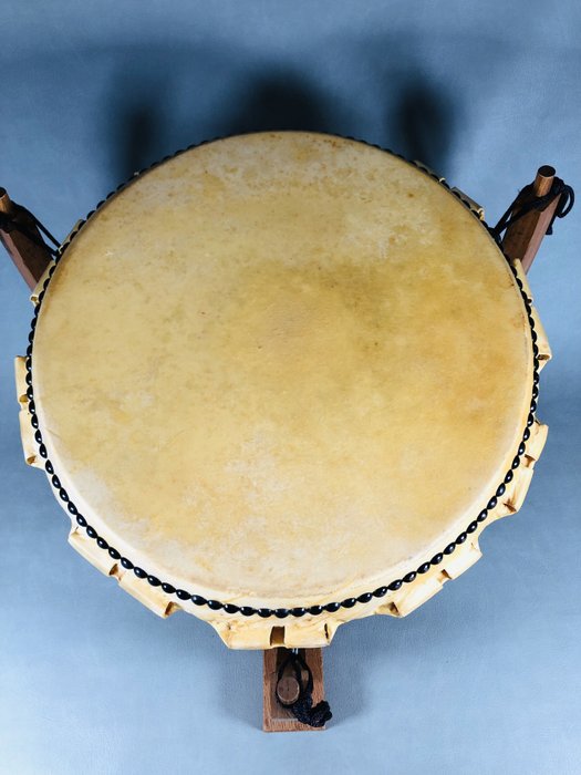 Taiko tromme - Approximately 100 years of traditional drumming (Showa period) - Japanese Drum - Antal artikler: 1 - Japan