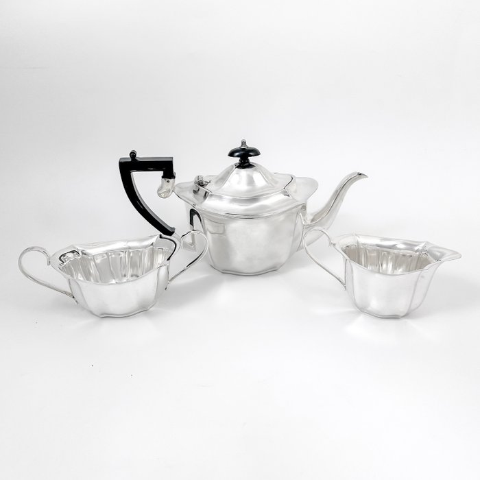 Art Deco serpentine fluted 3pc tea set with Bakelite handle - Francis Howard - Te service (3) - Forsølvet