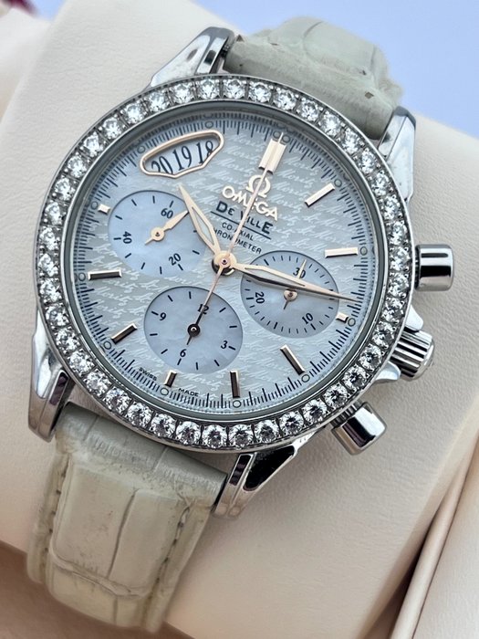 Omega - De ville Automatic Chronograph Column Wheel Co-axial with Diamonds and MOP - 42218355005001 - Kvinder - 2011-nu