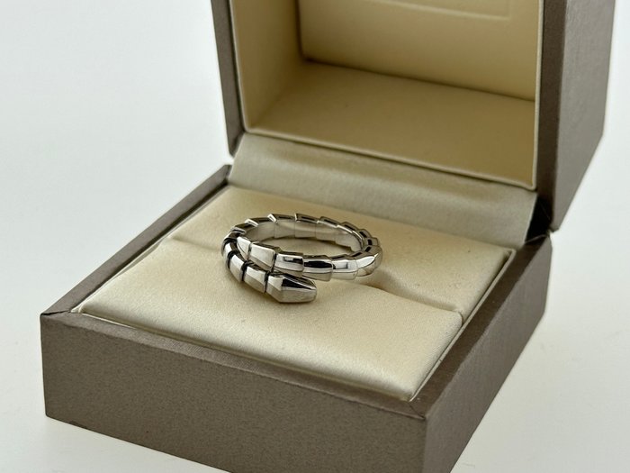 Bvlgari - Ring - Serpenti - 18 kraat Hvidguld - Hugorm ring