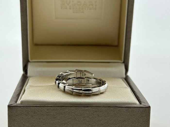 Bvlgari - Ring - Serpenti - 18 kraat Hvidguld - Hugorm ring