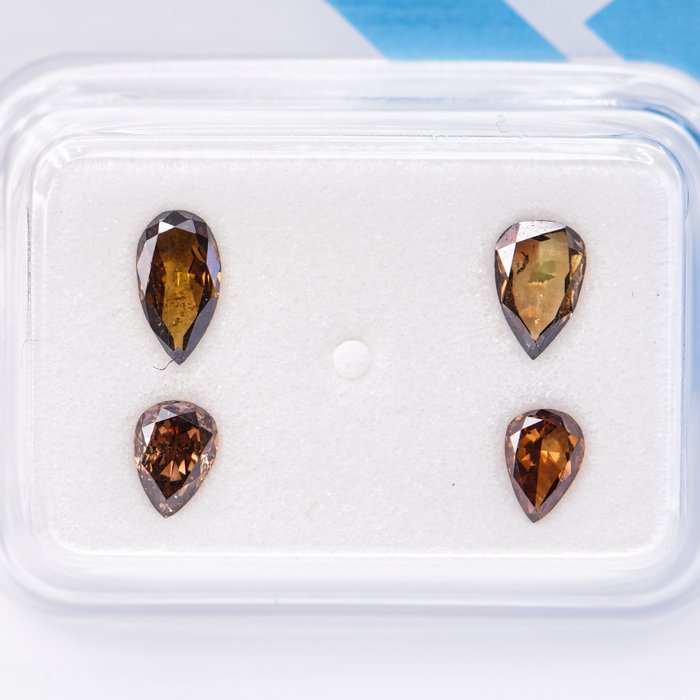 Ingen mindstepris - 4 pcs Diamant  (Naturfarvet)  - 0.90 ct - Pære - Fancy Brunlig, Orange nuance Gul - SI1 - International Gemological Institute (IGI)