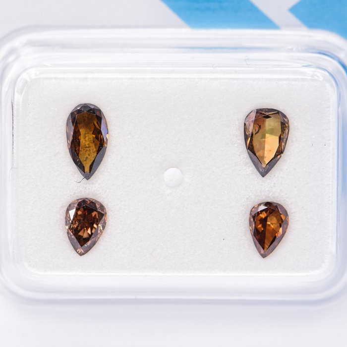 Ingen mindstepris - 4 pcs Diamant  (Naturfarvet)  - 0.90 ct - Pære - Fancy Brunlig, Orange nuance Gul - SI1 - International Gemological Institute (IGI)