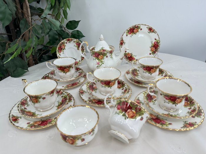 Royal Albert Old Country Roses Teeservice - 20-teilig-Elegantes Design mit Goldrand - Te service - Porcelæn