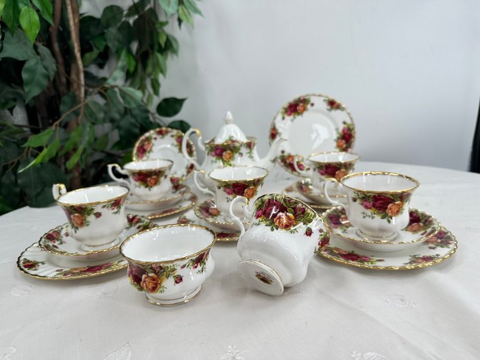 Royal Albert Old Country Roses Teeservice - 20-teilig-Elegantes Design mit Goldrand - Te service - Porcelæn