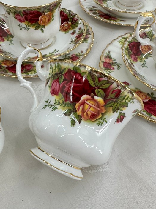 Royal Albert Old Country Roses Teeservice - 20-teilig-Elegantes Design mit Goldrand - Te service - Porcelæn