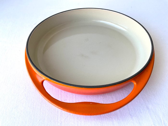 Le Creuset France , grote professionele geëmailleerde gietijzeren Ovenschaal Nr 28 - Ovnfad - Orangefarvet emaljeret støbejern, design 1970'erne-1980'erne Frankrig