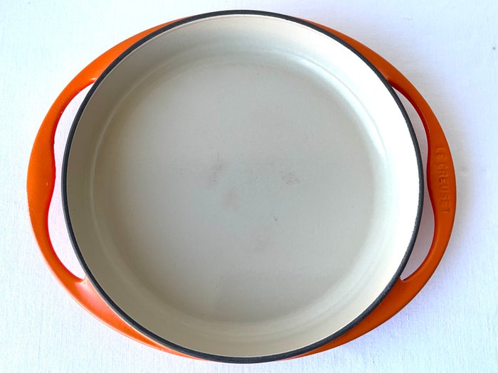 Le Creuset France , grote professionele geëmailleerde gietijzeren Ovenschaal Nr 28 - Ovnfad - Orangefarvet emaljeret støbejern, design 1970'erne-1980'erne Frankrig