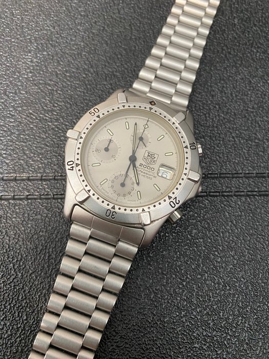 TAG Heuer - 2000 Series - 162.206 - Unisex - 1990-1999