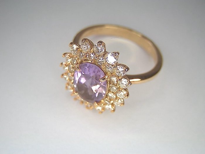 Ring - 18 kraat Rosaguld -  2.24ct. tw. Ametyst - Diamant