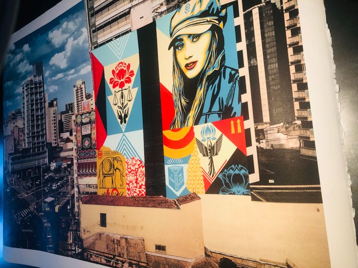 Shepard Fairey (OBEY) (1970) - Carga Fragil Mural