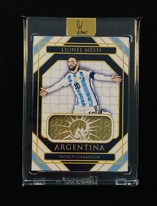 2024 Custom World Cup Legends Lionel Messi Limited Edition /50 - Signed by The Artist - FIFA Logo Patch - 1 Card - Næsten så god som ny (NM)