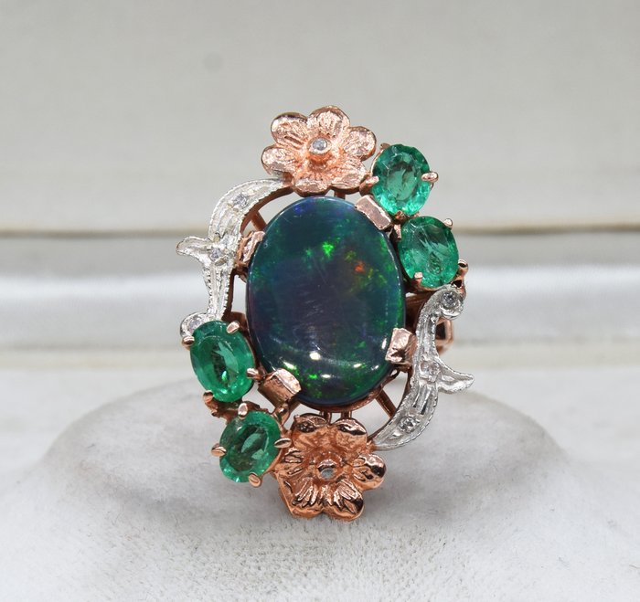 Ingen mindstepris - Armring - 9 kt. Rosaguld Opal - Diamant