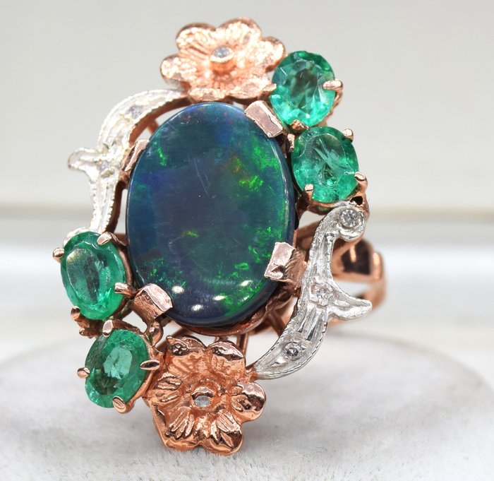 Ingen mindstepris - Armring - 9 kt. Rosaguld Opal - Diamant