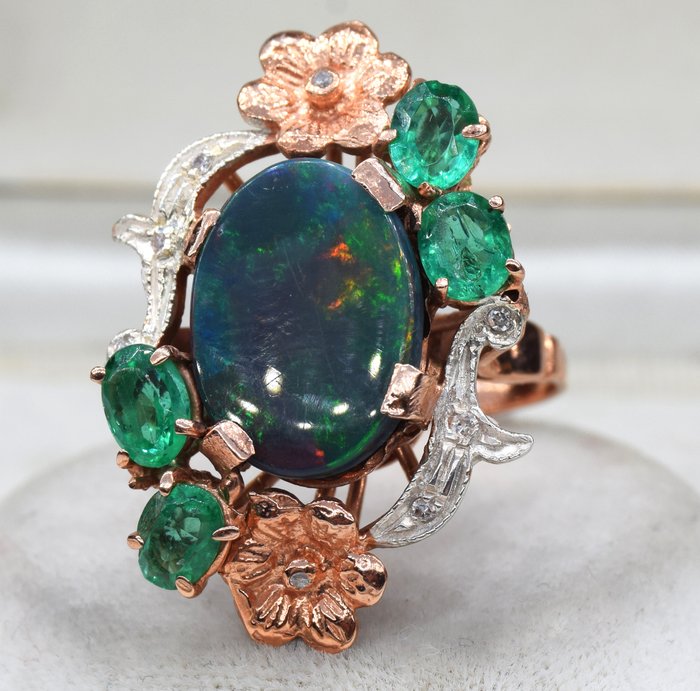 Ingen mindstepris - Armring - 9 kt. Rosaguld Opal - Diamant