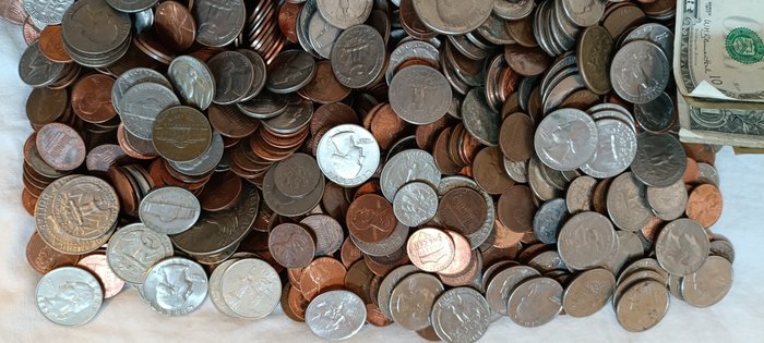 Förenta staterna A Large Lot of Lot of ± 72kg of USA Coins unsearched and unsorted together with $30 in current US  (Ingen mindstepris)