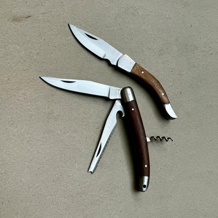 Køkkenkniv - Chef's knife - Stål, Træ, Legendarisk køkken + lommeknive - lige fra landsbyen Laguiole - Tactical Stake knive - Frankrig