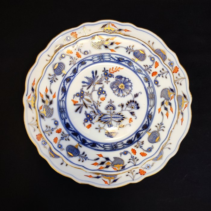 Teichert-Werke Stadt Meissen - Tallerken (2) - 2er Set (Speiseteller Ø 250cm Vorspeiseteller Ø 213cm) Zwiebelmuster Royal "Neuer Ausschnitt" - Porcelæn