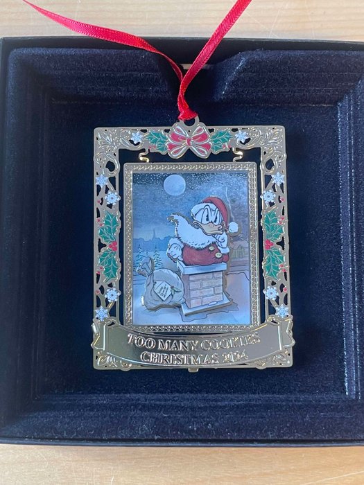 Limited-edition Disney ornament and print - 2 Too Many Cookies guld ornament + signeret juleprint - Gallery Disneyana+ - 2024