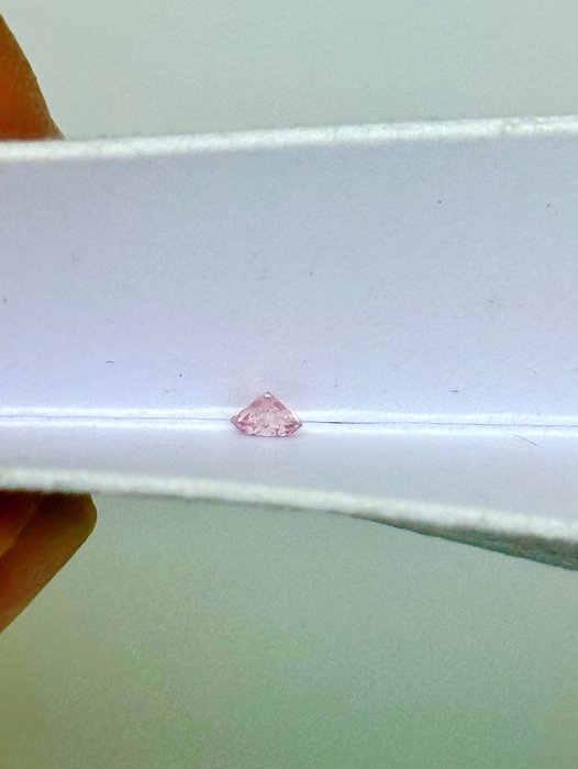 1 pcs Diamant  (Naturfarvet)  - 0.18 ct - Rund - Fancy Lyserød - I1 - Gemewizard Gemological Laboratory (GWLab) - Fancy pink!!!