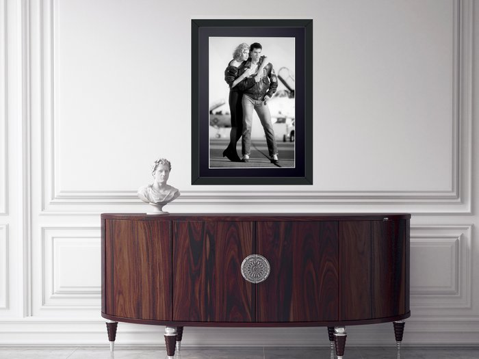 Top Gun 1986 - Tom Cruise  Kelly McGillis - Fine Art Photography - Luxury Wooden Framed 70X50 cm - Limited Edition Nr 04 of 30 - Serial ID 17098 - Original Certificate (COA), Hologram Logo Editor and QR Code - 100% New items.