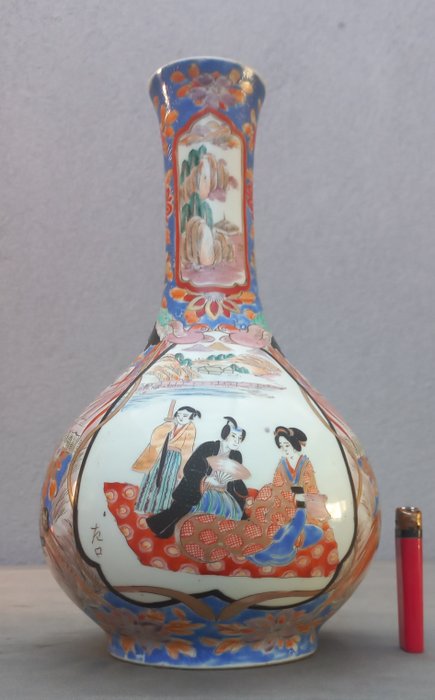 Vase - Porcelæn - 友口   Tomoguchi - Japan - Meiji-perioden (1868-1912)  (Ingen mindstepris)