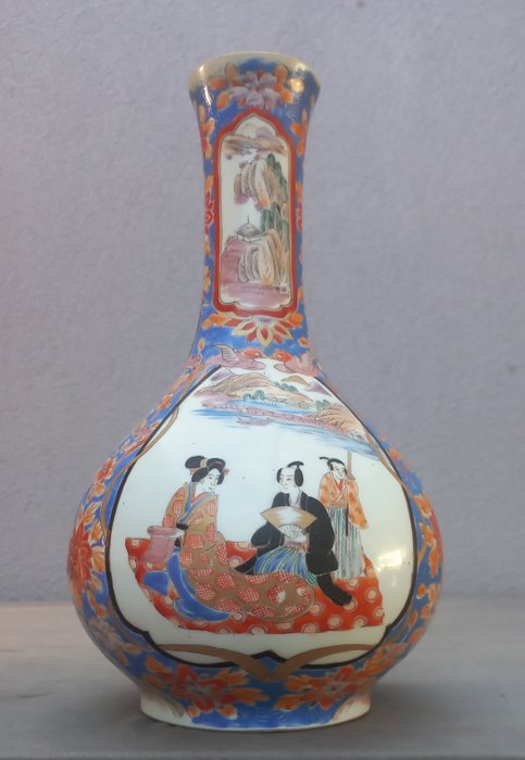 Vase - Porcelæn - 友口   Tomoguchi - Japan - Meiji-perioden (1868-1912)  (Ingen mindstepris)