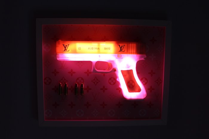 NOOLET - LV Pinked Gun Enlightened Neon Model